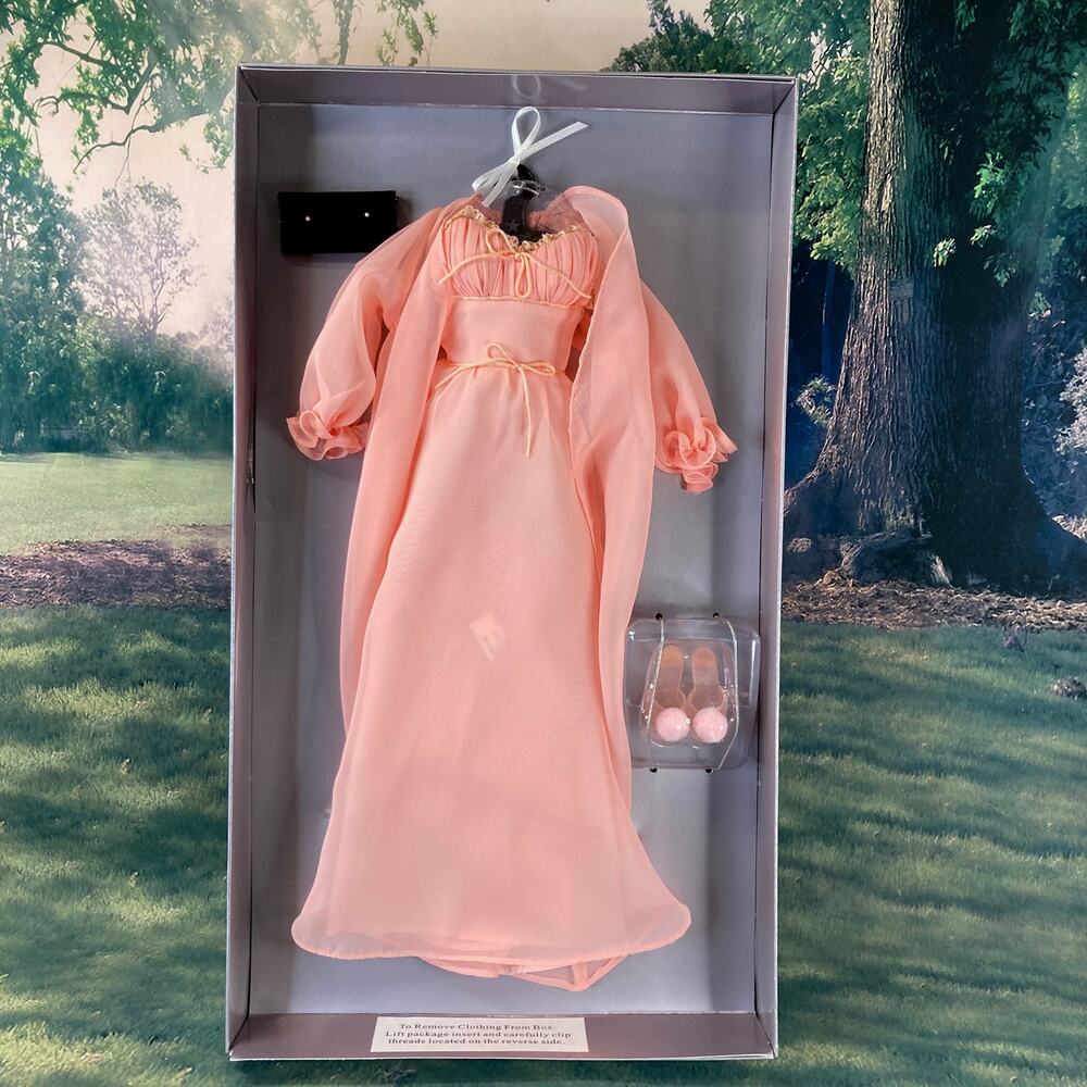 Y2K Franklin Mint 16" Elizabeth Taylor Elegance in Peach OUTFIT Peignoir NRFB